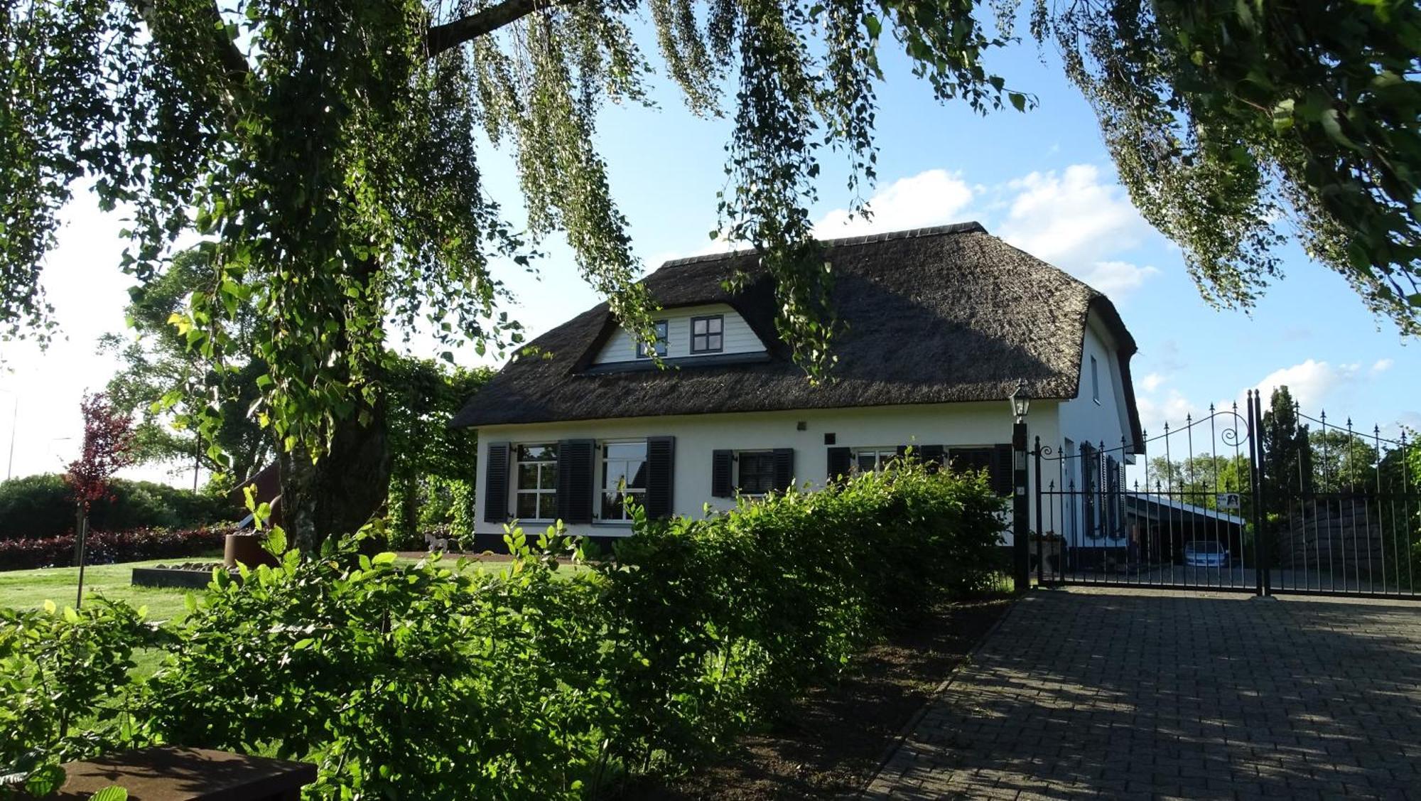 Mimosa Bed & Breakfast In Ijsselmuiden Exterior photo